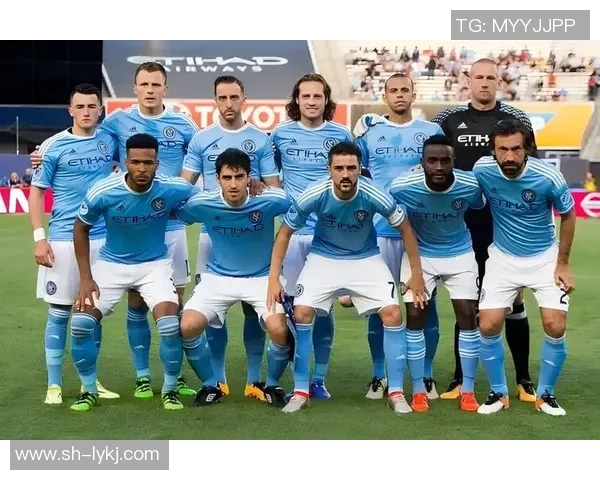 足球球星历史数据深度解析与现役球员表现对比分析