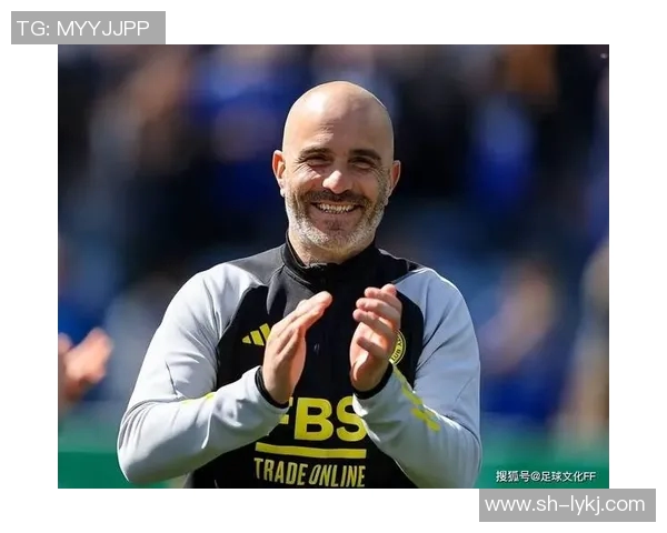 足球球星时尚穿搭解析展现赛场外独特魅力与潮流风格