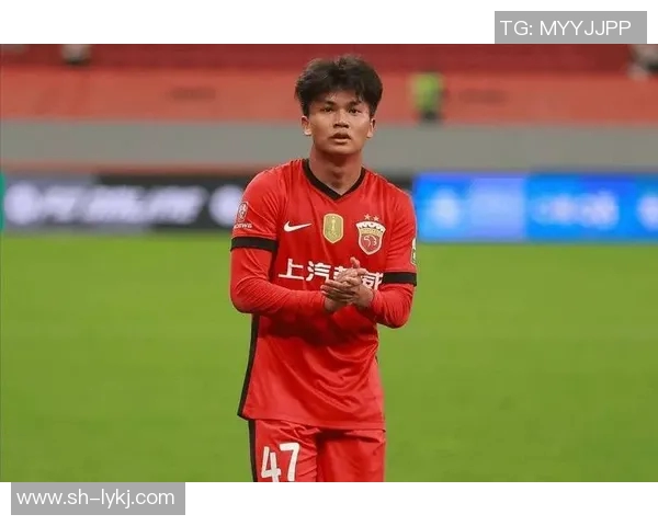 新疆足球球星崭露头角 展现独特技艺助力中国足球发展