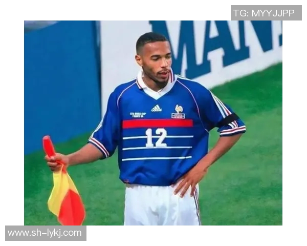 甜蜜同场竞技揭秘足坛最受关注的情侣球星故事