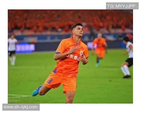 足球女神自拍风采尽显魅力 超炫球星头像捕捉动感瞬间